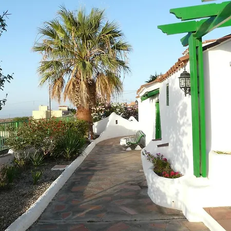 Casa Roja * Charco del Pino